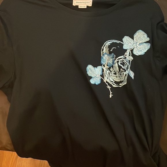 McQueen - Picture 3 of 3